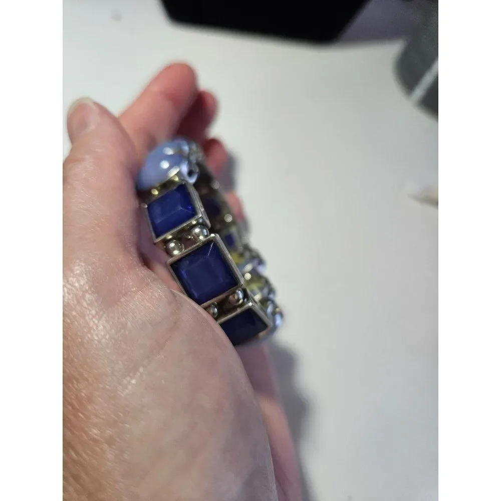 *Sale* Small silver tone blue stretch bracelet 6.5